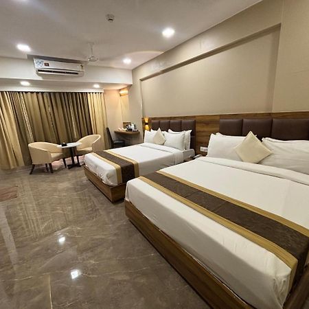 Hotel Grace Galaxy Bombaj Zewnętrze zdjęcie