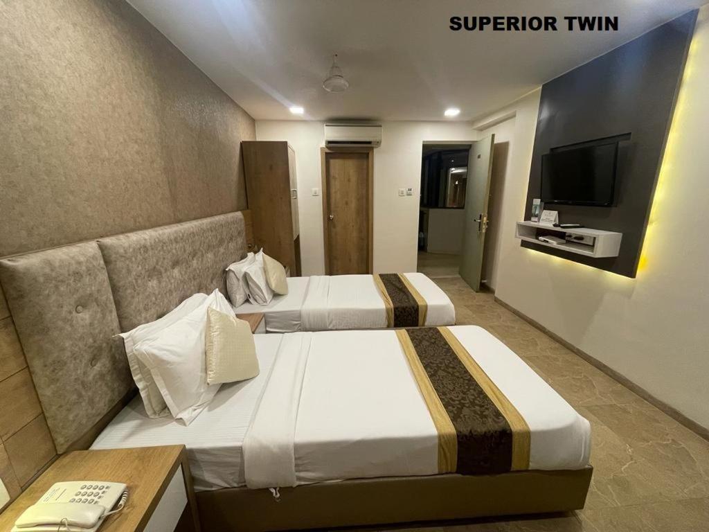 Hotel Grace Galaxy Bombaj Zewnętrze zdjęcie