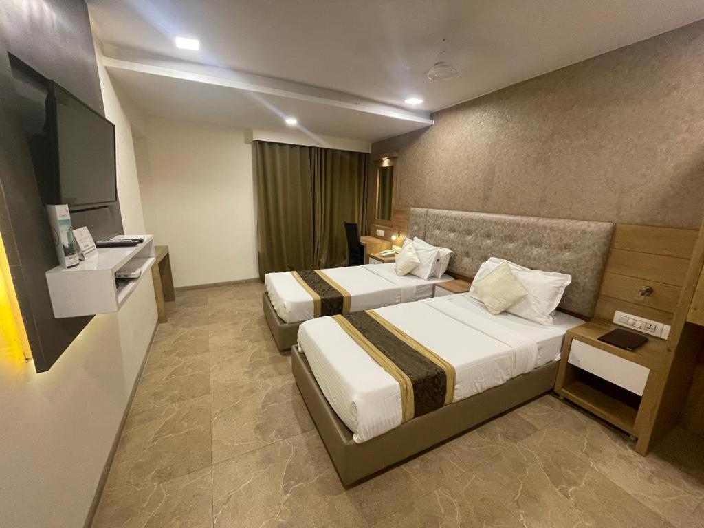Hotel Grace Galaxy Bombaj Zewnętrze zdjęcie