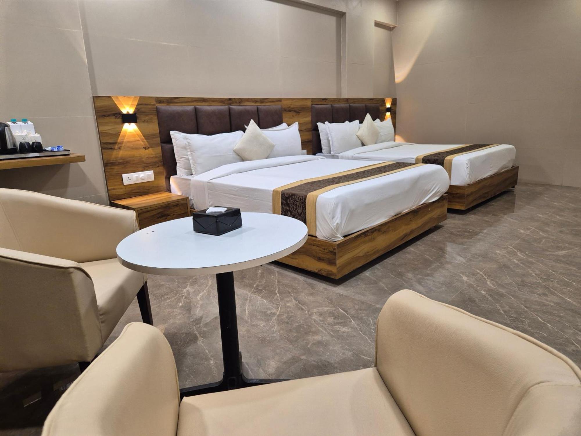 Hotel Grace Galaxy Bombaj Zewnętrze zdjęcie